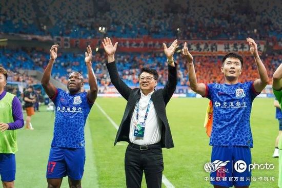 2024-11-08 电影频道播出《唐顿庄园2》 告别玛吉·史密斯！